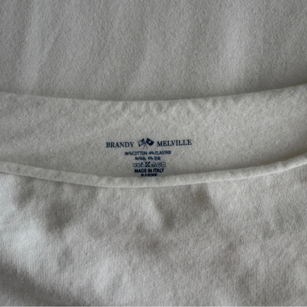 Brandy Melville Cream Long Sleeve Top - Picture 2 of 2